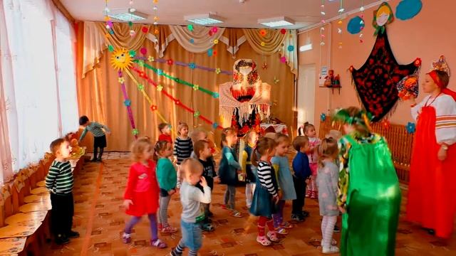 Масленица идёт, блин да мёд несёт! смотреть онлайн