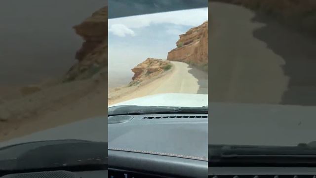Серпантин на гору в районе Monument Valley. Евгений Таранов человек легенда смотреть онлайн