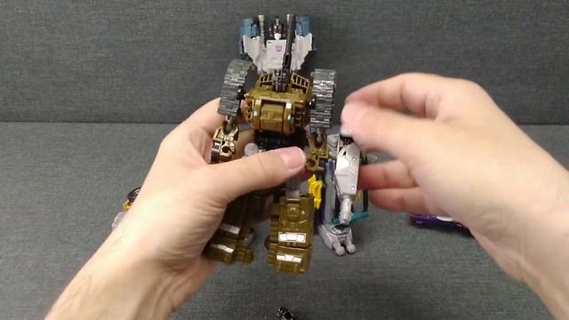 Обзор сборного трансформера Bruticus - Generations - Combiner Wars. Музей Р-ТФ.
