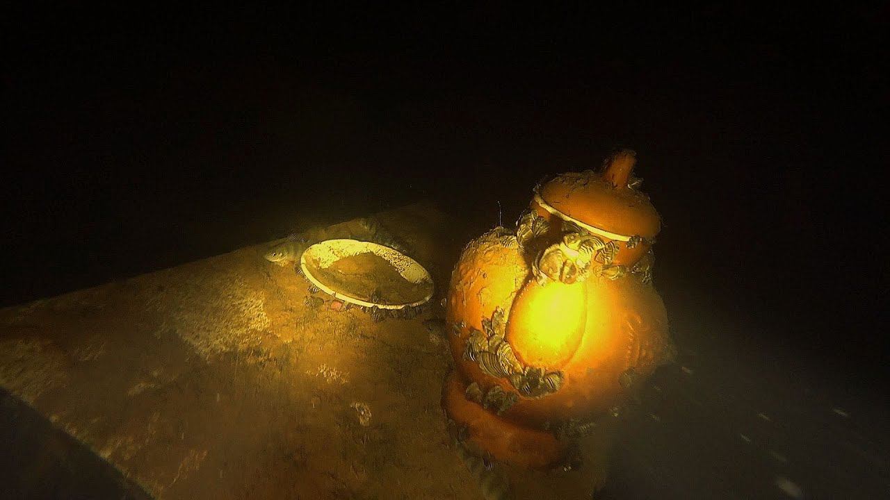 Такое под водой я вижу впервые! Подводная детская площадка смотреть онлайн