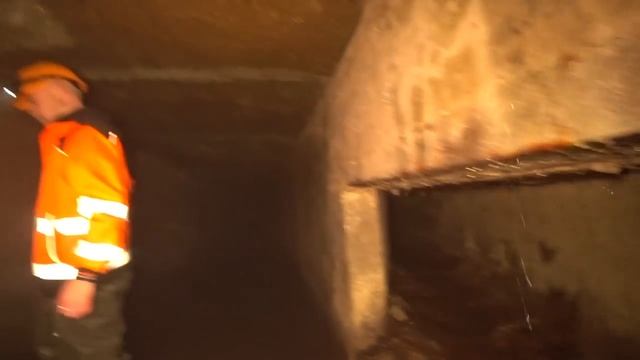 ПРОВЕРЯЕМ РАДИОАКТИВНЫЙ РУЧЕЙ В ЦЕНТРЕ МОСКВЫ.mp4 смотреть онлайн