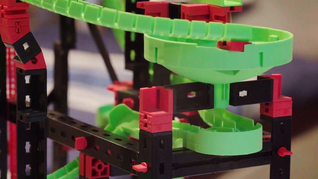 Coole Kugelbahn zum Aufbauen von fischertechnik / Cool marble run for building fischertechnik смотреть онлайн