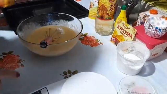 Приготовила обед,испекла кексов с изюмом. смотреть онлайн