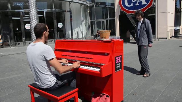 DSC 8077пианист за красным пианино смотреть онлайн