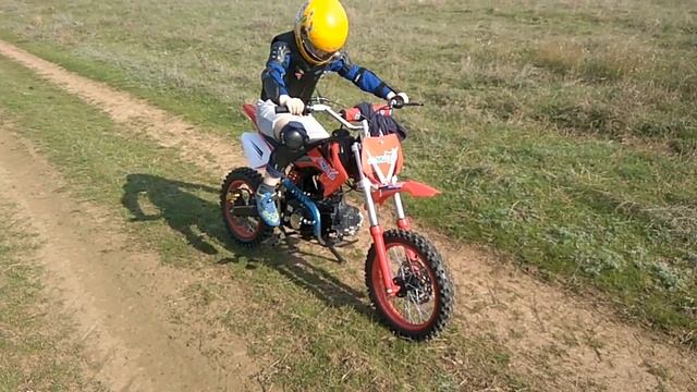 Первый мотоцикл Сына! KXD 607 (14/12) смотреть онлайн