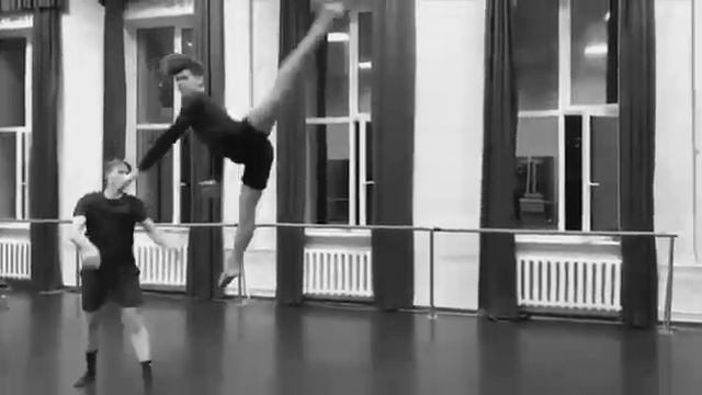 Отделение "Современный танец" Московский Губернский Колледж искусств". Учиться! Жить! Радоваться! смотреть онлайн