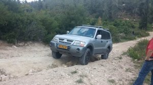 daihatsu terios vs mitsubishi pajero - off road