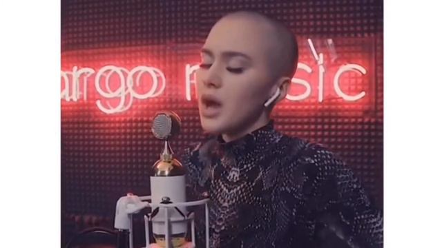 Kristina Si - Дороги (кавер) смотреть онлайн