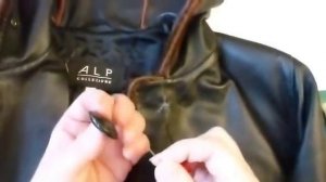 Как пришить пуговицу к пальто правильно