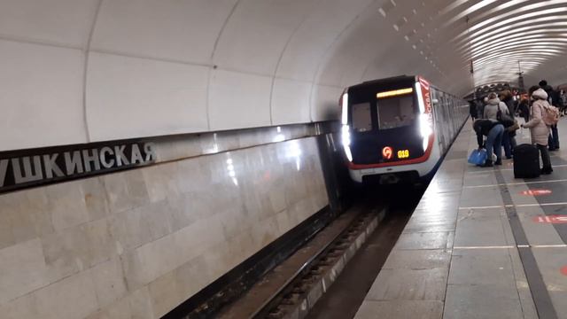 81-765.3/766.3/767.3 Москва-3 прибывает на станцию Бабушкинская смотреть онлайн