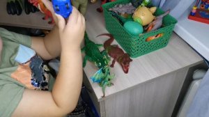 Игрушки динозавры обзор тирекс много динозавров коробка распаковка