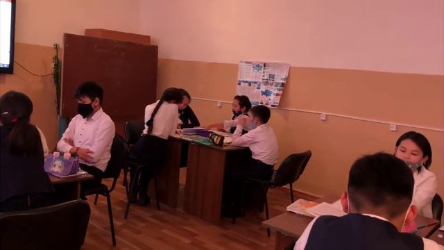 Урок русского языка и литературы в 7 "ә" классе. Тема "Несклоняемые существительные" смотреть онлайн