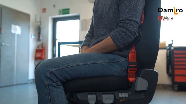 Fotel do maszyn budowlanych ISRI 6830 KA/877 z pasami 4 punktowymi, seat ISRI 4 point belt смотреть онлайн
