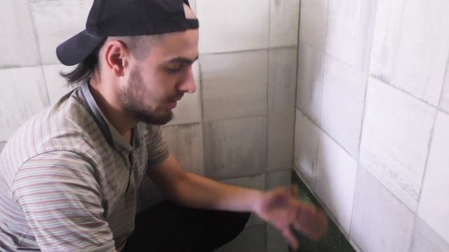 ЛИНОЛЕУМ НА СТЕНЫ ВМЕСТО ОБОЕВ И ПЛИТКИ - ЛУЧШЕЕ РЕШЕНИЕ! Дом из контейнеров.