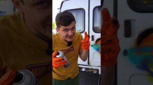 Как удивить друзей: красивое граффити на машине! #shorts #жизньвиа #graffiti