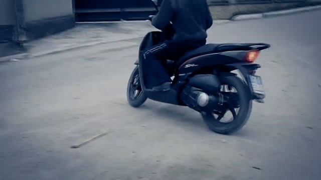 Honda SH 150 Burnout смотреть онлайн