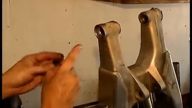 Pivot Works Swingarm Bearing Installation смотреть онлайн