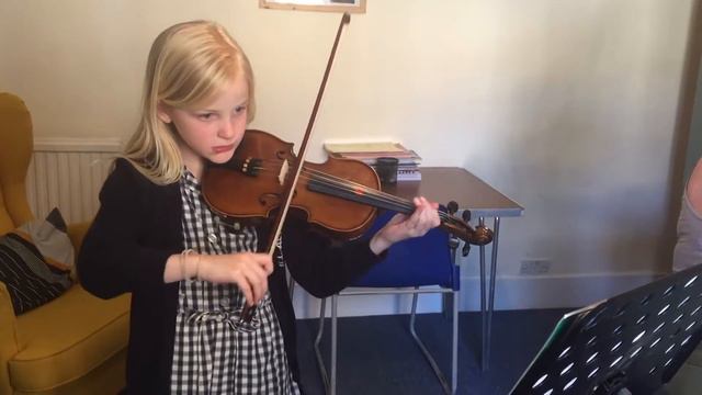 Pelican Music - Violin Lesson with Agnes Daniel смотреть онлайн