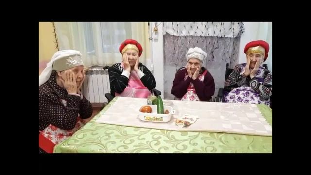 Новогодний салат смотреть онлайн