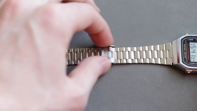 How To Adjust Casio Watch Strap - Casio A168W-1