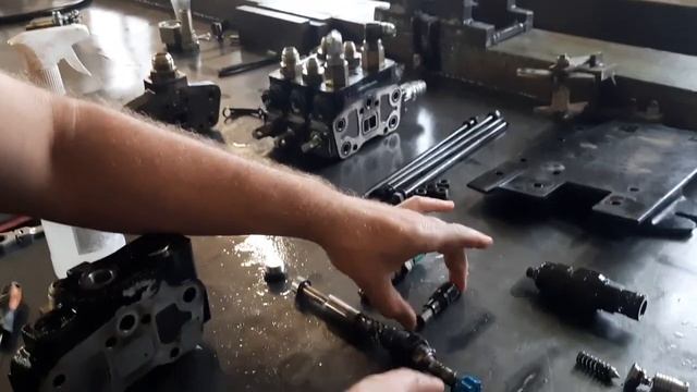 Видео от Михаила. Логика работы распределителя Terex. смотреть онлайн