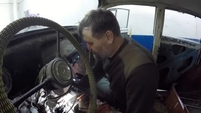 М 401, сняли двигатель! смотреть онлайн