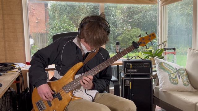 Express Yourself Bass Cover смотреть онлайн