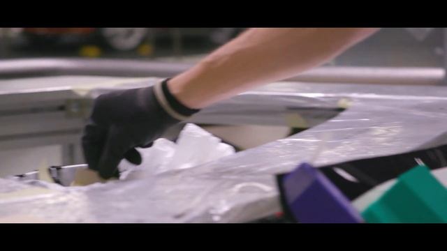 El tándem perfecto: colaboración hombre-robot en Volkswagen Navarra. смотреть онлайн