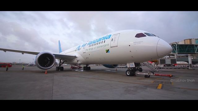 Air Tanzania Brand New Boeing 787 Dreamliner 5H-TCG at Mumbai Airport смотреть онлайн