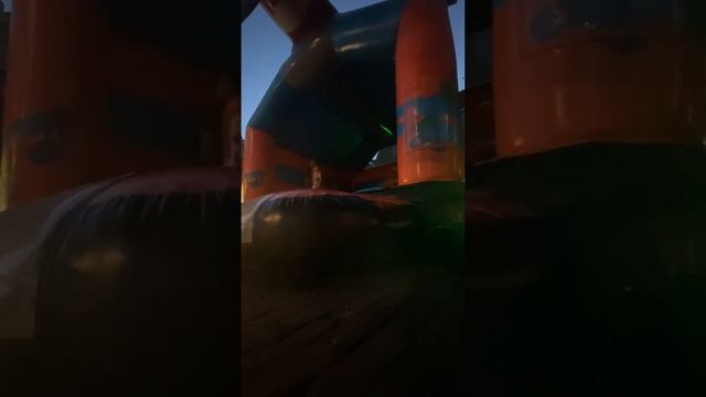 Bouncing on a bounce castle смотреть онлайн