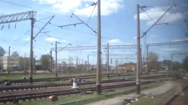 Електропоїзд ЕПЛ9Т-011 №6304 Жмеринка - Козятин відправляється зі станції Жмеринка. 28.04.2014 смотреть онлайн