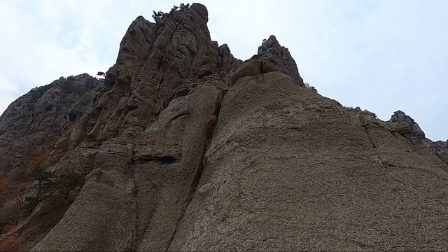 ДЕМЕРДЖИ - ДОЛИНА ПРИВИДЕНИЙ. САМОЕ ТАИНСТВЕННОЕ МЕСТО В КРЫМУ. смотреть онлайн