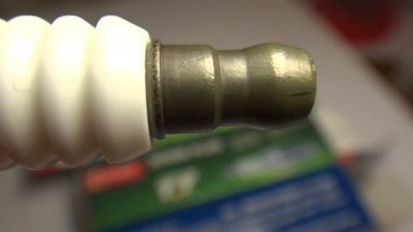 подлинная свеча DENSO IK20TT хвостовик и надпись