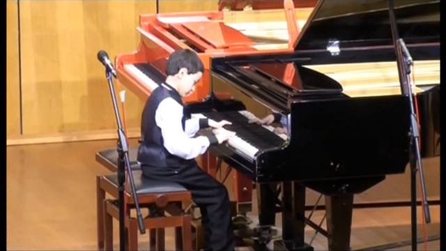 Багдасаров Артур. 3 кл. Бах Маленькая прелюдия. 12. 2013. Педагог Деньгин Е.Г. Обнинск. ДМШ-2 смотреть онлайн