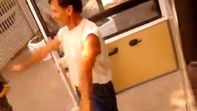 Водитель автобуса танцует лезгинку!!! смотреть онлайн