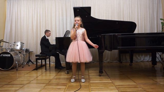 Кристина Рипак - CHEEK TO CHEEK смотреть онлайн