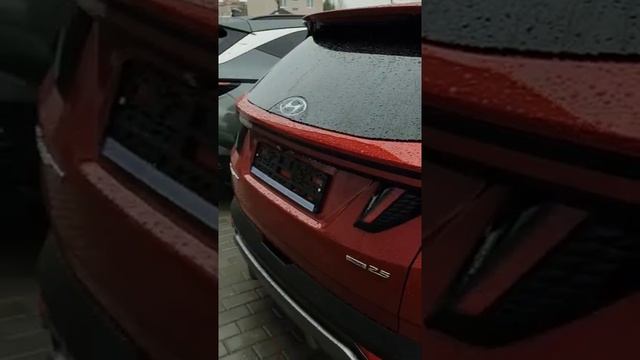 Хендэ Тусон в красном цвете еще более красивый смотреть онлайн