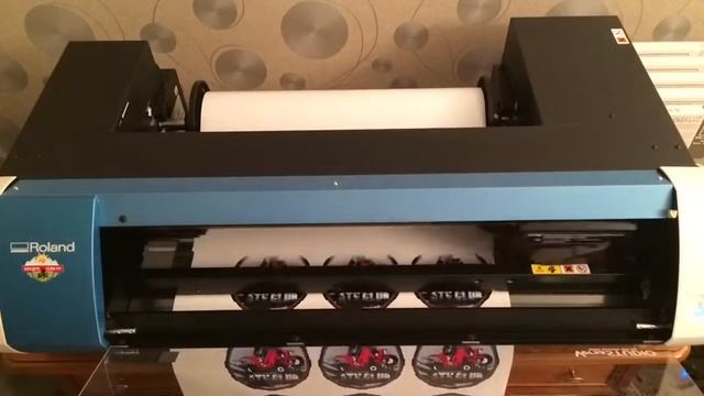 Печать наклеек для партнеров клуба смотреть онлайн