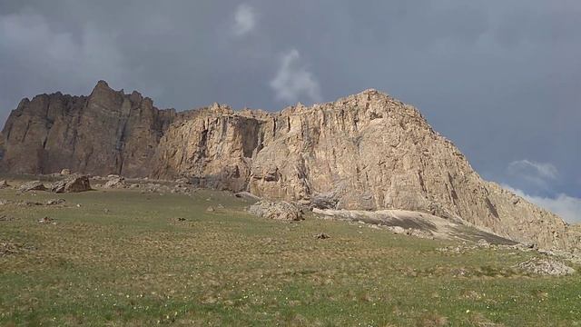 Скалистый хребет смотреть онлайн