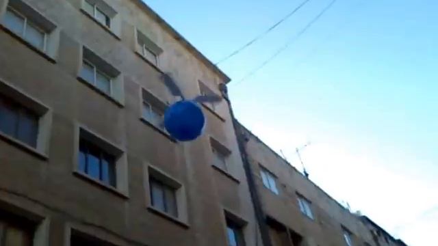 Воздушный шарик с пропеллером смотреть онлайн