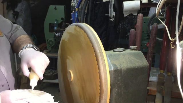 Wood Turning a Viking engraved shield . смотреть онлайн