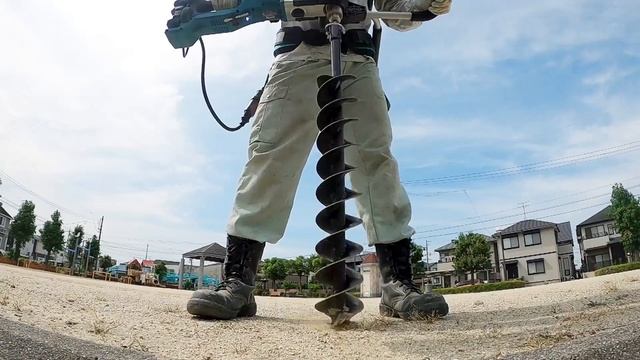 Makita PORTABLE POWER PACK PDC1200 смотреть онлайн