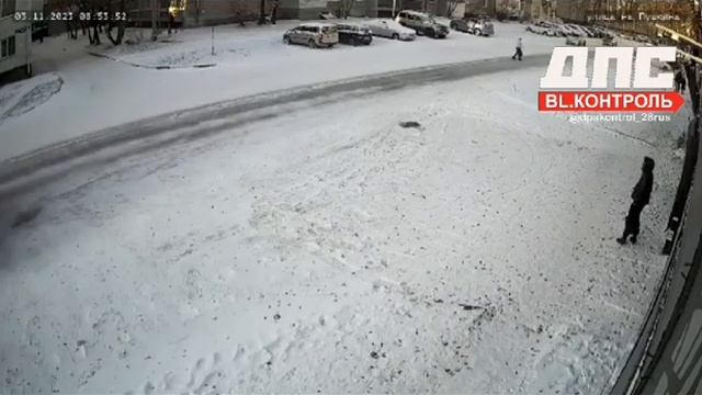 Скользкая дорога в Благовещенске смотреть онлайн