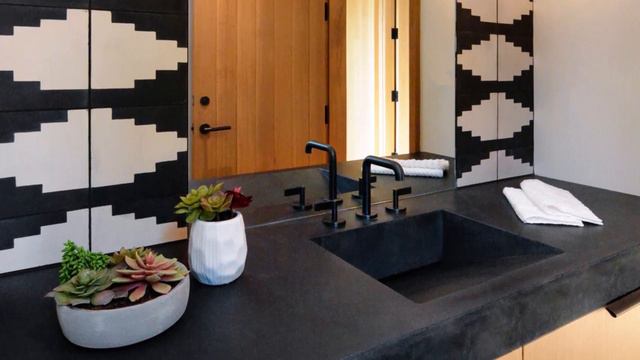 The house is surrounded by a forest of pine trees located on the cliffs of a beautiful lake смотреть онлайн