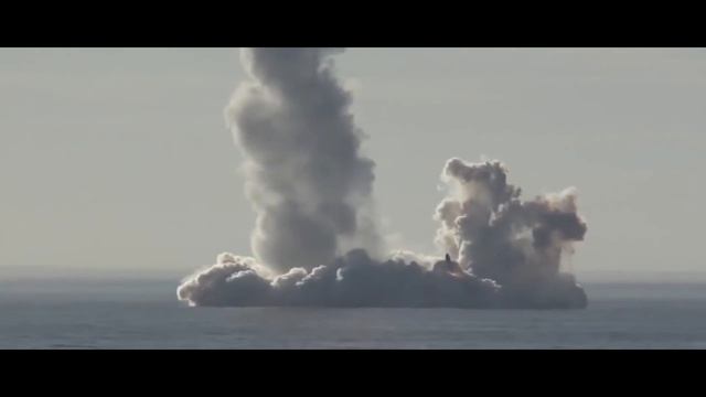 Breaking News!!! Russian submarine surfaced on Los Angeles beach смотреть онлайн