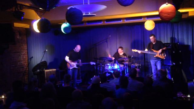 Oz Noy Trio - Zig Zag (29/03/17_Ingolstadt) смотреть онлайн