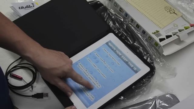 LilyPad iPad 2 Solar Charging HDMI USB Output Case Unboxing and Review смотреть онлайн