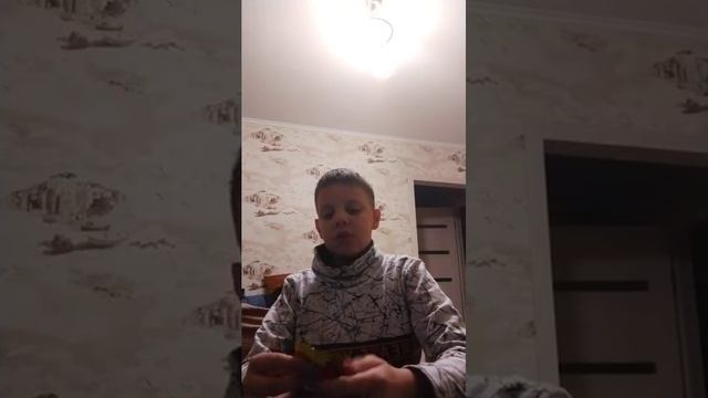 пробую много сладостей