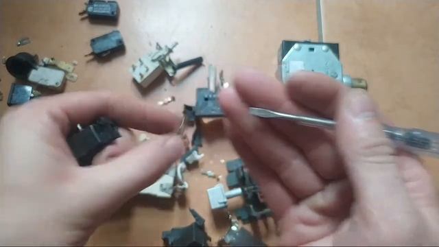 Техническое серебро! Где искать? Ценные радиодетали смотреть онлайн