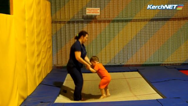 В Керчи выращивают страусов смотреть онлайн